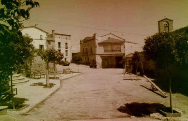 8 de Agost de 2012 Plaça de Selvanera, fa uns quants anys.  Selvanera -  Josep Maria Santesmasses Palou