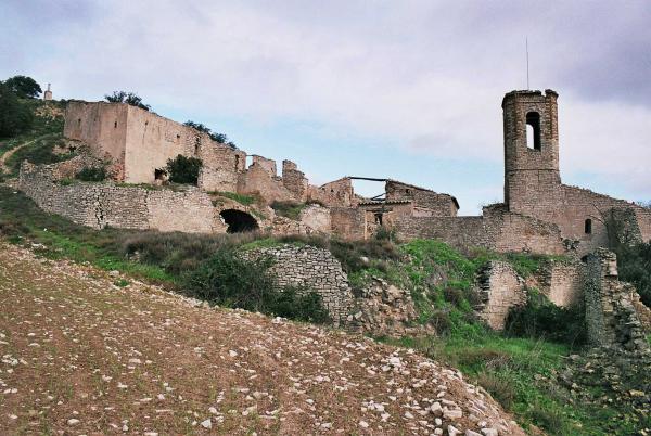 13.8.2012 '..És un nucli petit, amb cases que s'enrunen i fan munts de pedres.'  Montlleó -  Giliet de Florejacs