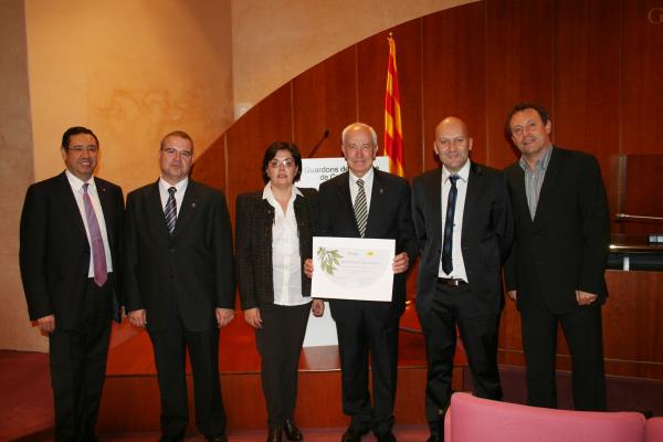 28 de Novembre de 2012 Representants del Consell Comarcal de la Segarra amb el guardó  Barcelona -  Consell Comarcal de la Segarra