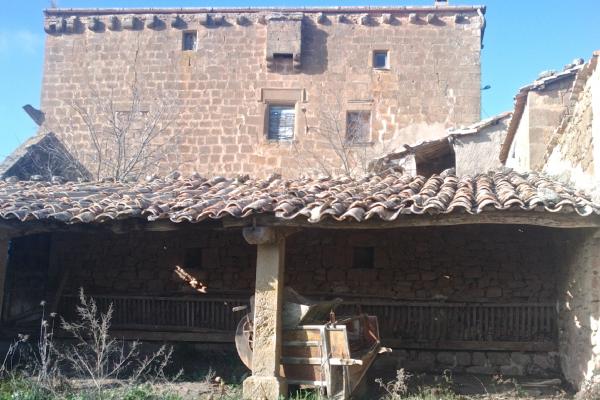 26 de Desembre de 2012 Mas de la Vila espectacular masia fortificada del segle XVI  Les Cases de la Serra -  Ramon Sunyer