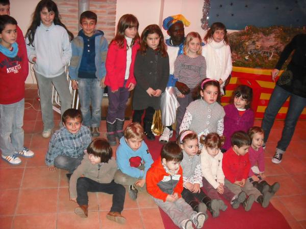 26.12.2012  El Patge Karim  recull les cartes dels infants   Torrefeta -  Ajuntament de Torrefeta