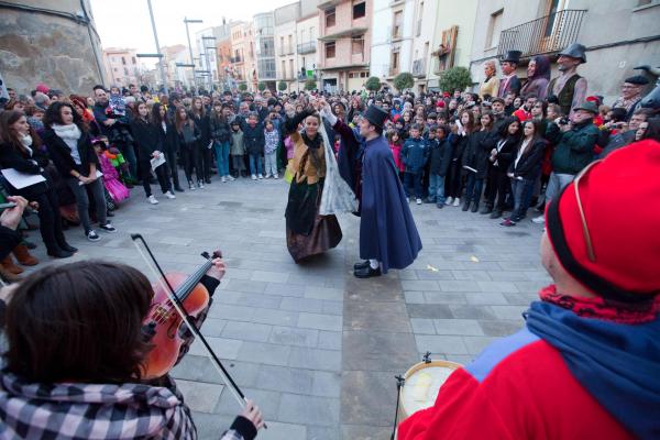 2 de Febrer de 2013 Dansa del Bonic i la Bonica  Torà -  xavi santesmasses