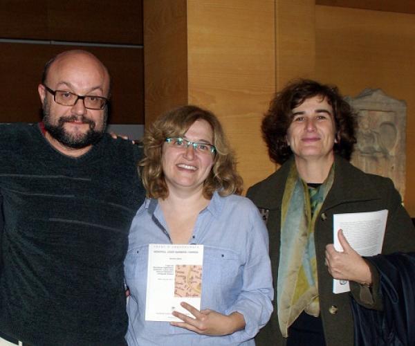 Natàlia Salazar amb el llibre -  Natàlia Salazar amb el llibre -