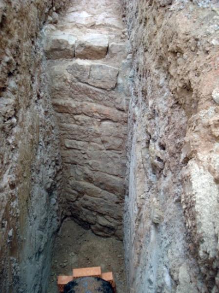 Detall de la part de muralla romana  descoberta per les obres - Els Prats de Rei Detall de la part de muralla romana  descoberta per les obres - Els Prats de Rei