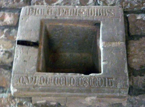 Detall del sagrari de pedra de l'església de Sant Jordi - Alta-Riba