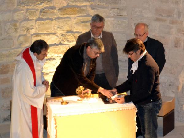 21.4.2013 El GRAN MOMENT del traspàs de la Relíquia de Sant Jordi d'Alta-riba.  Alta-riba -  Maribel Calafell