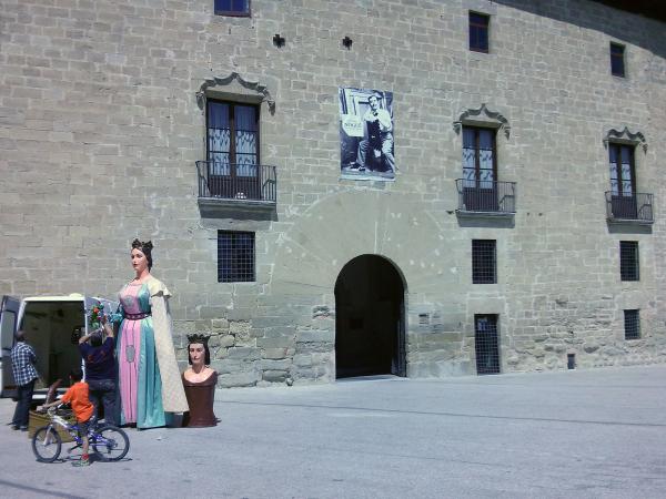 6.5.2013 plaça del castell  Santa Coloma de Queralt -  Ramon Sunyer