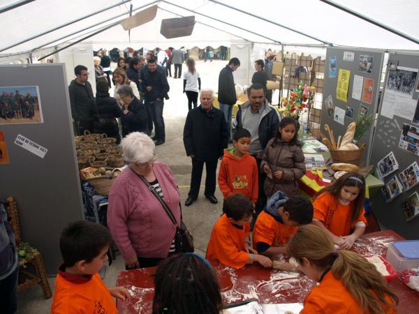 20.5.2013 Estand de l'ajuntament de Torrefeta i Florejacs a la fira de sant Isidre  Cervera -  Jaume Moya