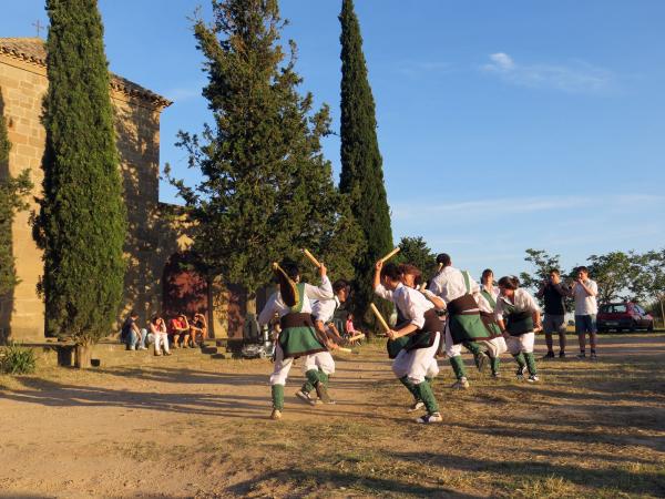 29 de Juny de 2013 Els Bastoners de Sedó a la diada de Sant Pere a l’entorn de l’Ermita de Sant Pere dels Pastors  Guissona -  Premsa Guissona