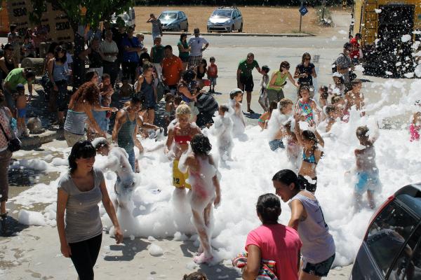 11 de Agost de 2013 espuma i guerra d'aigua  Sedó -  Marta Pich