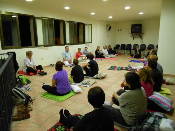 4 de Octubre de 2013 primera sessió del curs de ioga-meditació  Torrefeta -  Ajuntament TiF