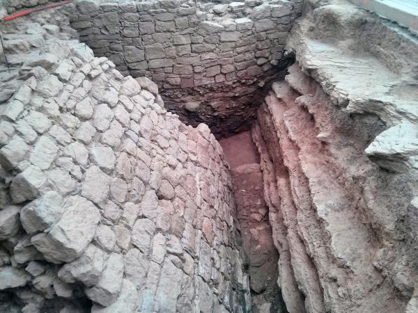 Muralla ìbera descoberta a Prats de Rei que data dels segles VI i VII aC - Els Prats de Rei Muralla ìbera descoberta a Prats de Rei que data dels segles VI i VII aC - Els Prats de Rei