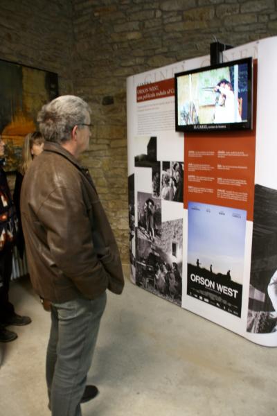 pantalla amb l'emissió dle tràiler d'Orson West - Hostafrancs
