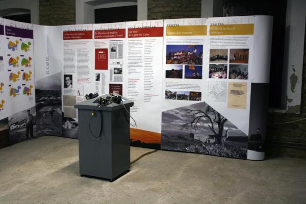 La biblioteca d’Hostafrancs, amb la instal·lació expositiva