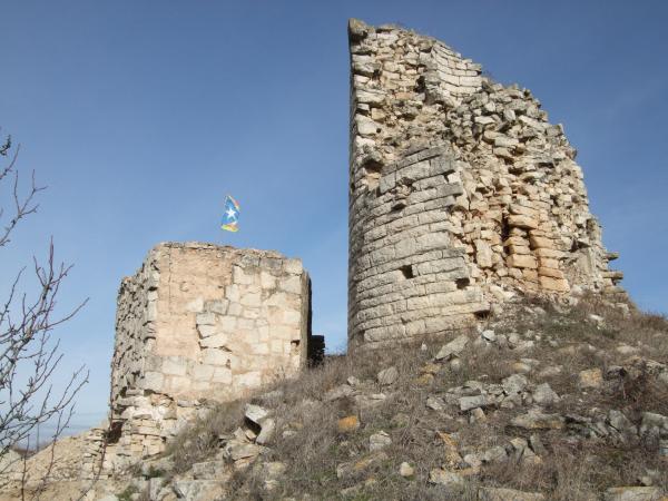 2.1.2014 Els despreniments al castell sant Miquel d'Alta-riba afecten el torreó del segle XII  Alta-riba -  AACSMA