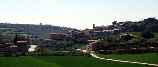 14.4.2014 Vista del poble des del nord  Ferran -  Ramon Sunyer