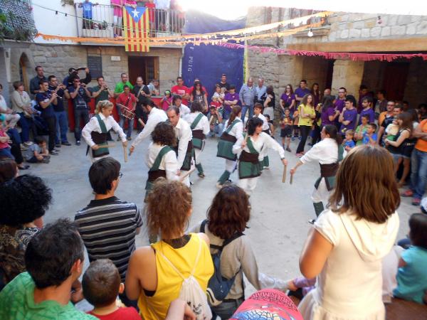 10.5.2014 actuació dels bastoners de Sedó  Palou -  Ajuntament TiF