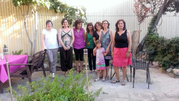 Sara Vilà amb mares dels alumnes afectats pel veto - Sant Ramon Sara Vilà amb mares dels alumnes afectats pel veto - Sant Ramon