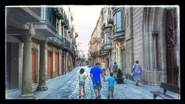 19.8.2014 Carrer Major  Cervera -  Ramon Sunyer