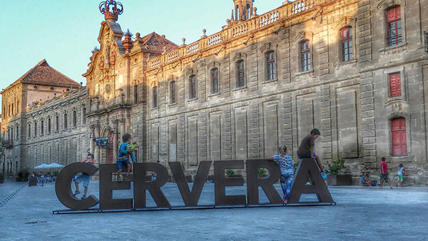 19.8.2014 plaça Universitat  Cervera -  Ramon Sunyer