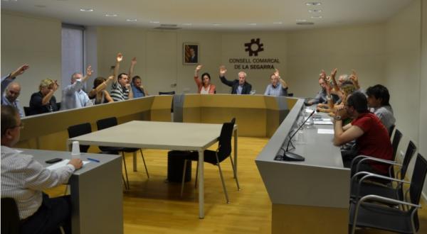 25 de Setembre de 2014 El ConsellComarcal de la LaSegarra ha votat a favor la moció consulta del 9N2014 amb només un vot en contra  Cervera -  CC Segarra