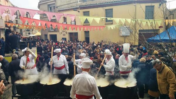 15.2.2015 Preparant les calderes  Montmaneu -  Ramon Sunyer