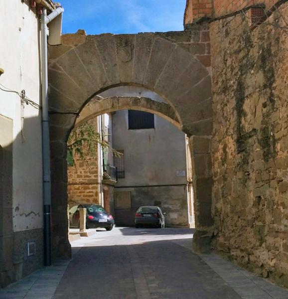 2.4.2015 Portal d'entrada  La Morana -  Ramon Sunyer