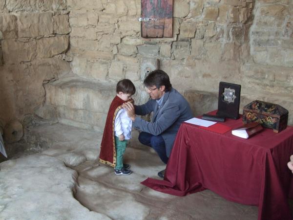 14.6.2015 Nomenament i impossició de la capa de petit Cavaller del castell Sant Miquel d'Alta-riba.  Alta-riba -  AACSMA