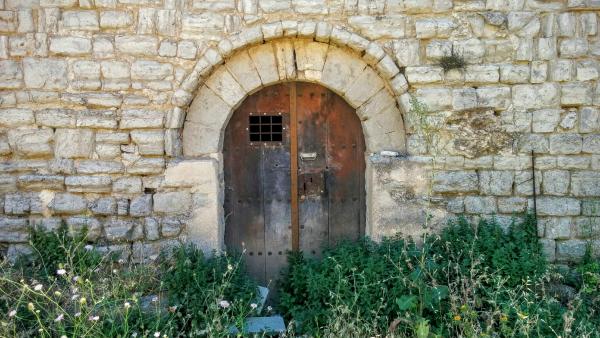 28.06.2015 porta de l'església  Montlleó -  Ramon Sunyer