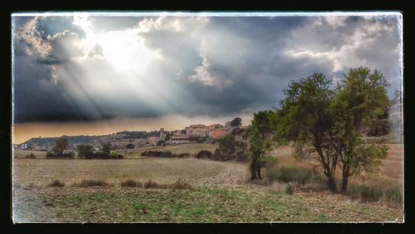 24.8.2014 vista general  Viver de Segarra -  Ramon Sunyer