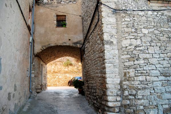 28.8.2015 portal carrer sant Mateu  Granyanella -  Ramon Sunyer