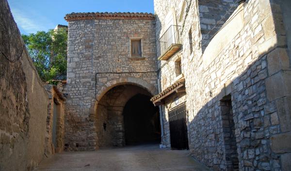 28.8.2015 Portal de la Vila Closa  Granyanella -  Ramon Sunyer