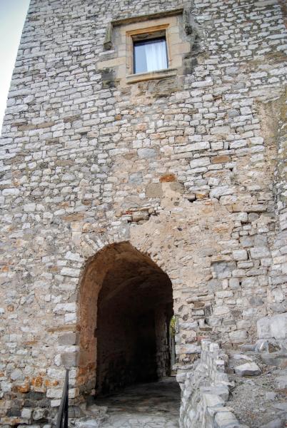 12 de Setembre de 2015 portal del castell  Fonolleres -  Ramon Sunyer