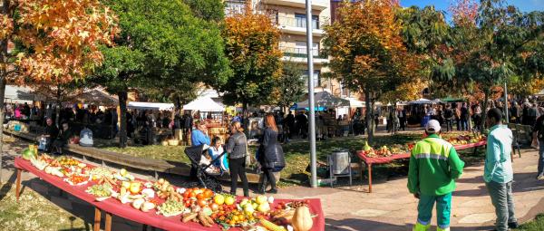 1 de Novembre de 2015 vista de la fira  Calaf -  Ramon Sunyer