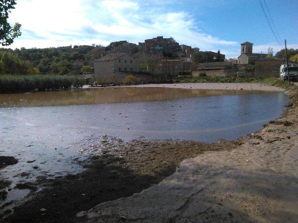 3.11.2015 el Sió  al seu pas per Castellnou  Castellnou d'Oluges -  Autor