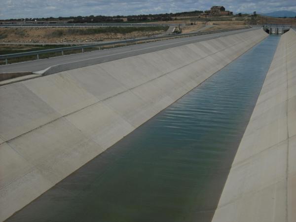 El Canal al seu pas entre Florejacs i Renan, dins la la ZEPA dels plans de Sió