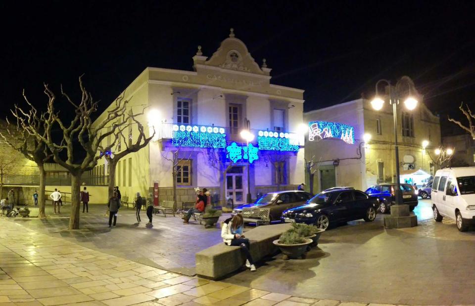 7.12.2015 plaça ajuntament  Guissona -  Ramon Sunyer