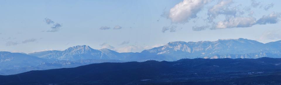 30.4.2016 vista del Pirineu amb el Pedraforca  La Guàrdia Pilosa -  Ramon Sunyer