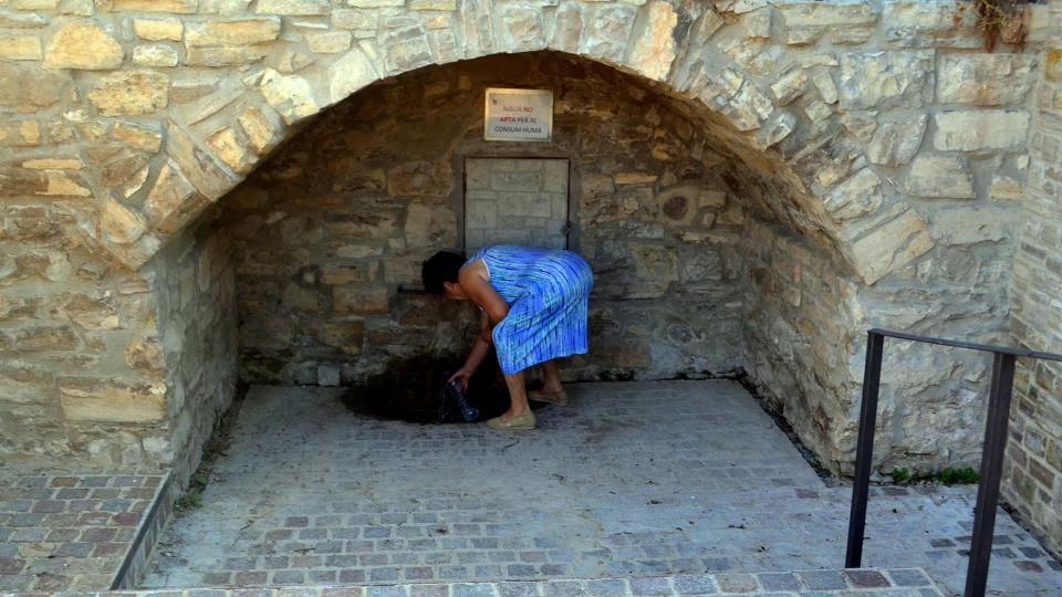 2.9.2013 Font  Sant Antolí i Vilanova -  Àngela Llop