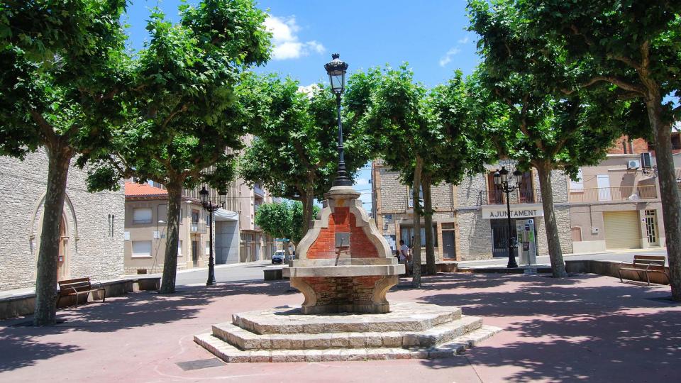 10.7.2016 Font de la Plaça del Doctor Perelló  Sant Guim de Freixenet -  Ramon Sunyer