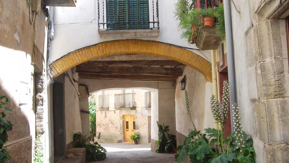 17.7.2016 carrer de l'església  Tarroja de Segarra -  Ramon Sunyer