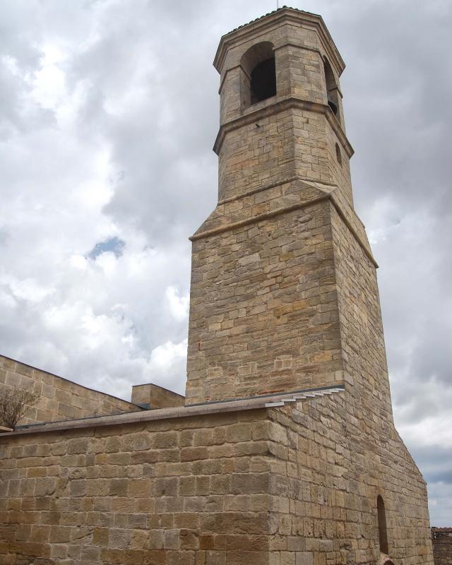 31.8.2016 Església de Sant Miquel campanar  Forès -  Ramon Sunyer