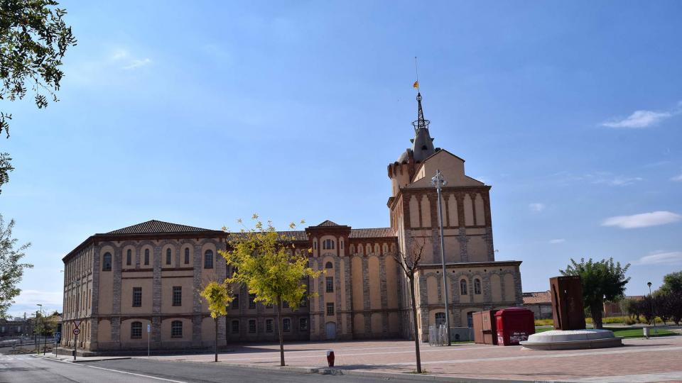 9.10.2016 Plaça de la Farinera  Cervera -  Ramon Sunyer