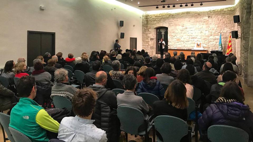 2.4.2018 La Sala del Castell plena de gom a gom  Santa Coloma de Queralt -  Xavier Sunyer