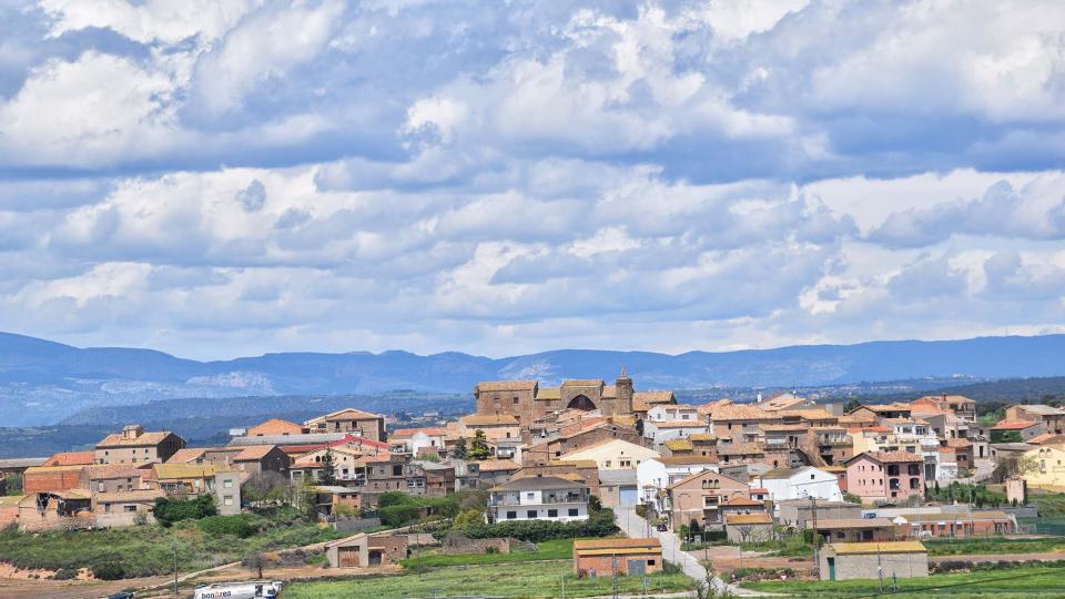 30.4.2018 vista del poble  Les Pallargues -  Ramon Sunyer