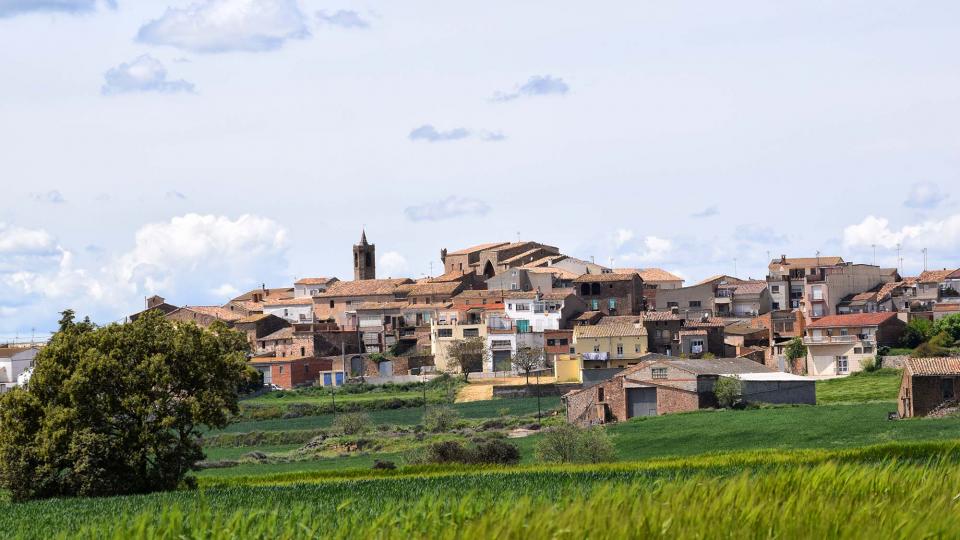 30.4.2018 vista del poble  Les Pallargues -  Ramon Sunyer