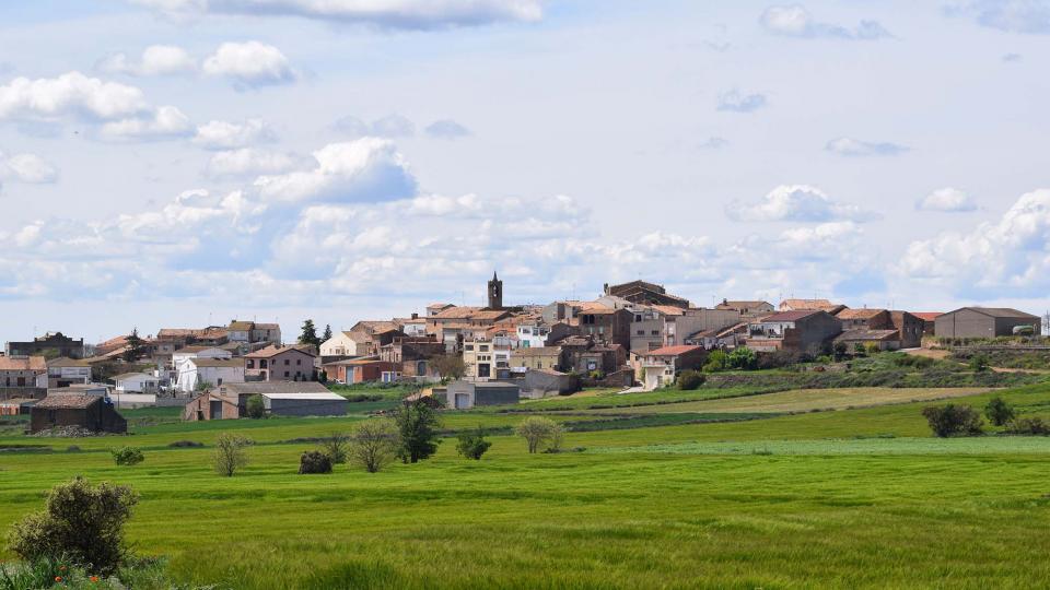 30.4.2018 vista del poble  Les Pallargues -  Ramon Sunyer