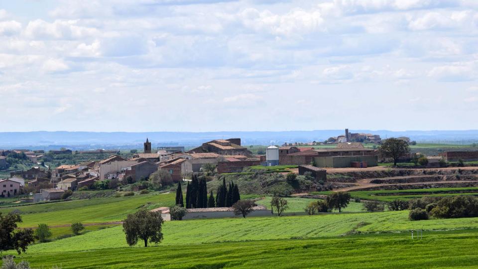 30.4.2018 vista del poble  Les Pallargues -  Ramon Sunyer