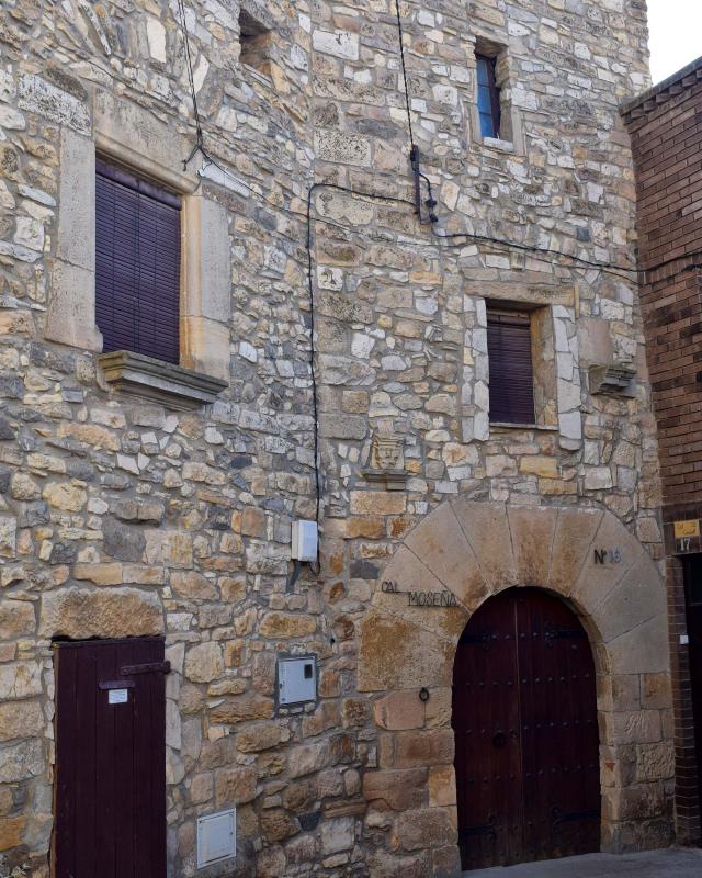 Cal Mosenya (antic castell) 12.8.2018 Cal Mosenya (antic castell) Nalec - Ramon Sunyer