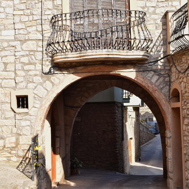 Portal del carrer Major 12.8.2018 Portal del carrer Major Rocafort de Vallbona - Ramon Sunyer